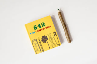642 Tiny Things to Draw - Iris & Stout