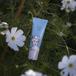 Coconut Divine Hand Cream - Iris & Stout