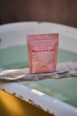 Desert Rose Bath Soak - Iris & Stout