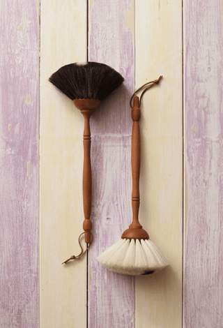 Dust Brush - Iris & Stout