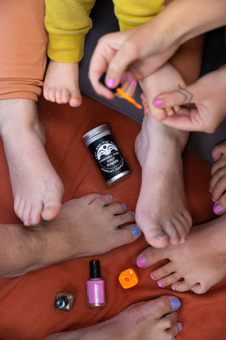 Farewell Funk Foot Powder - Iris & Stout