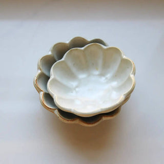 Flower Petal Pinch Bowl - Iris & Stout