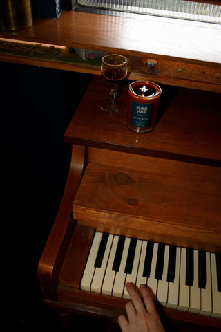 The Reflector Candle - Iris & Stout